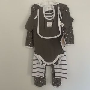 NWT Burt’s Bee Baby 4 piece set 6-9 months
